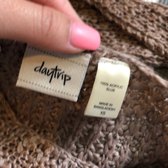 Sweater - Picture 4 of 4